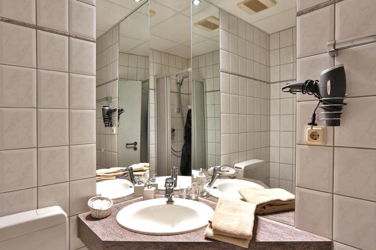 Standard Triple Room,1308855727:JPEG